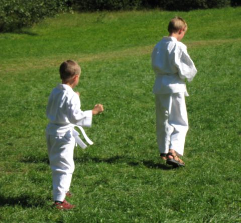 image048