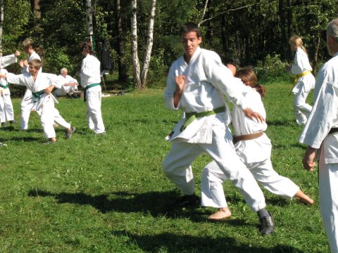 image081